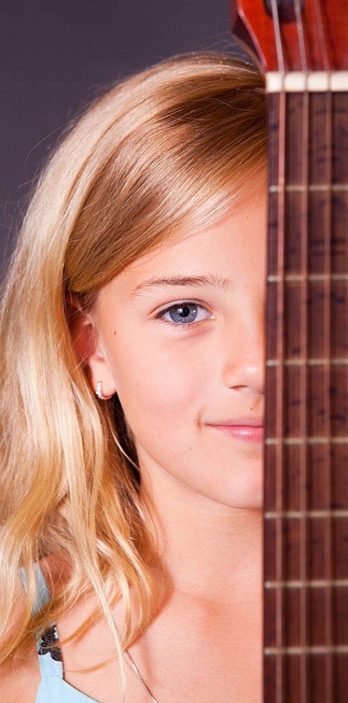 Dívka s kytarou