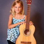 Dívka s kytarou